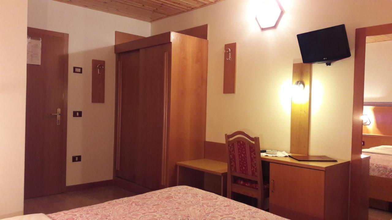 Hotel Edelweiss 파쏘델토날레 외부 사진