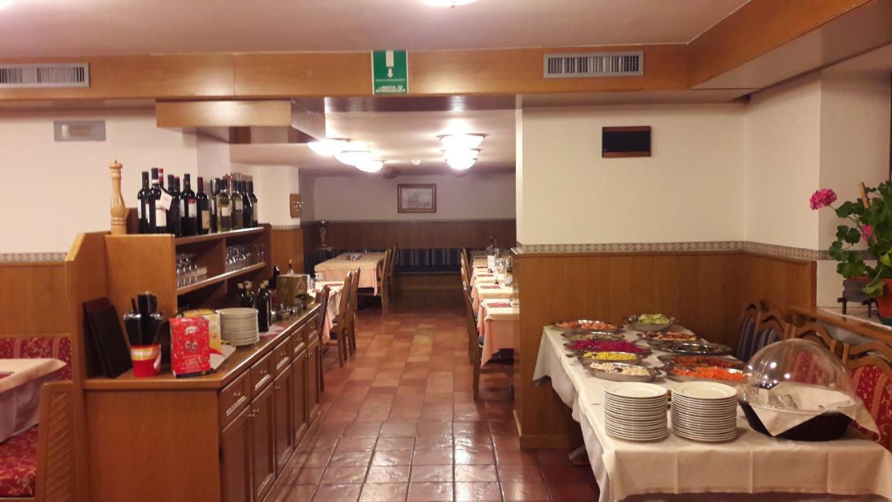 Hotel Edelweiss 파쏘델토날레 외부 사진