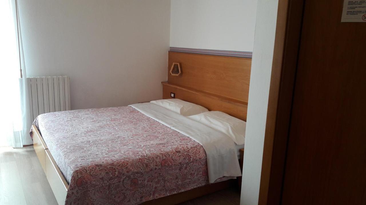 Hotel Edelweiss 파쏘델토날레 외부 사진