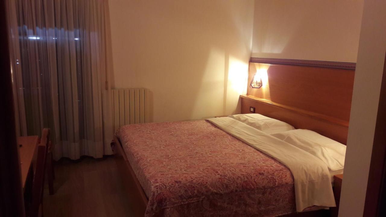 Hotel Edelweiss 파쏘델토날레 외부 사진